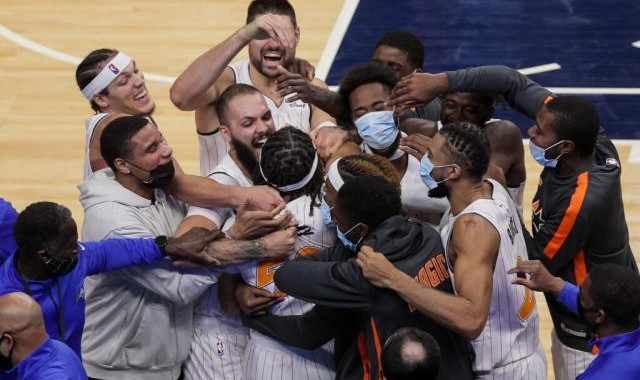 大场面不乱阵脚 新秀天秀绝杀助魔术脱身泥潭