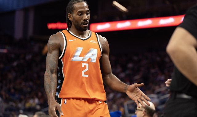 小卡罚球命中半场不到已拿20分！连续39场20+ 继续刷新个人纪录！